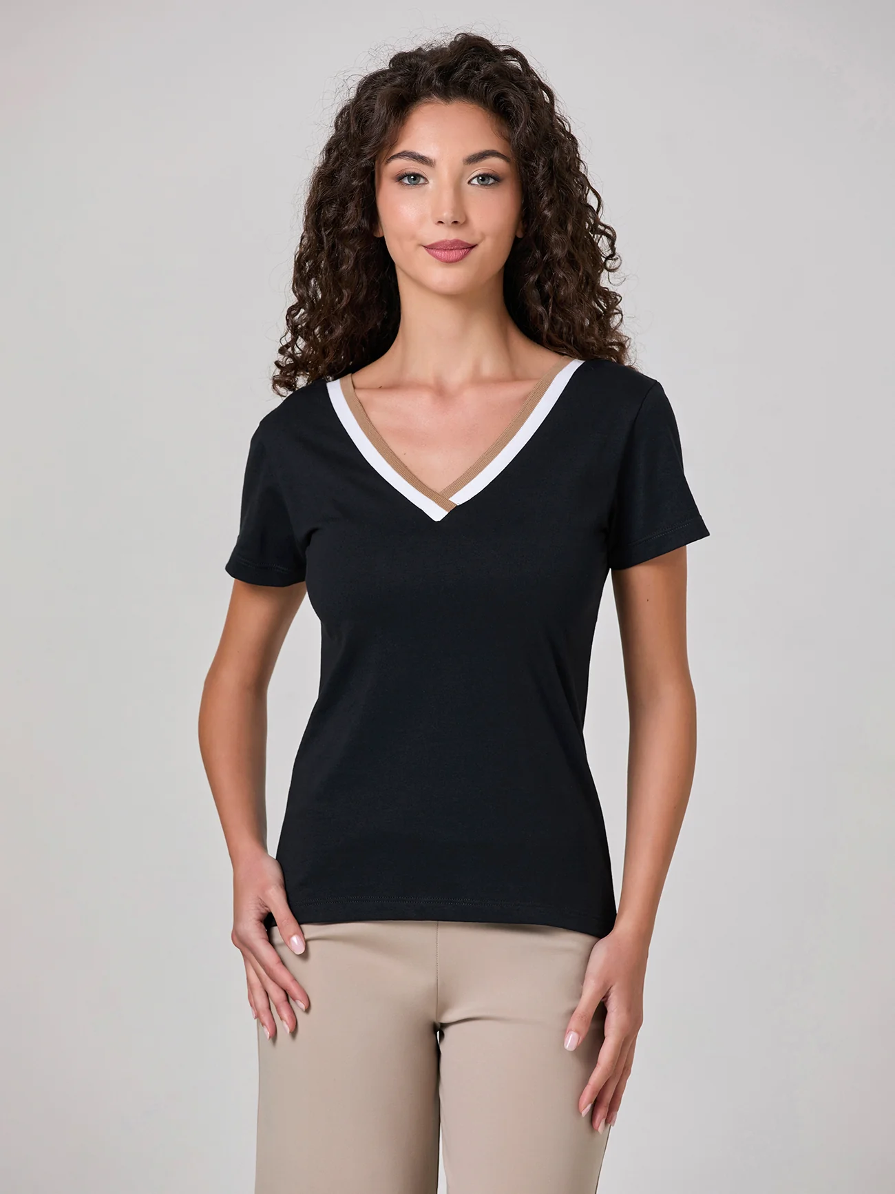 Maglia con scollo a v bicolore - Image 5