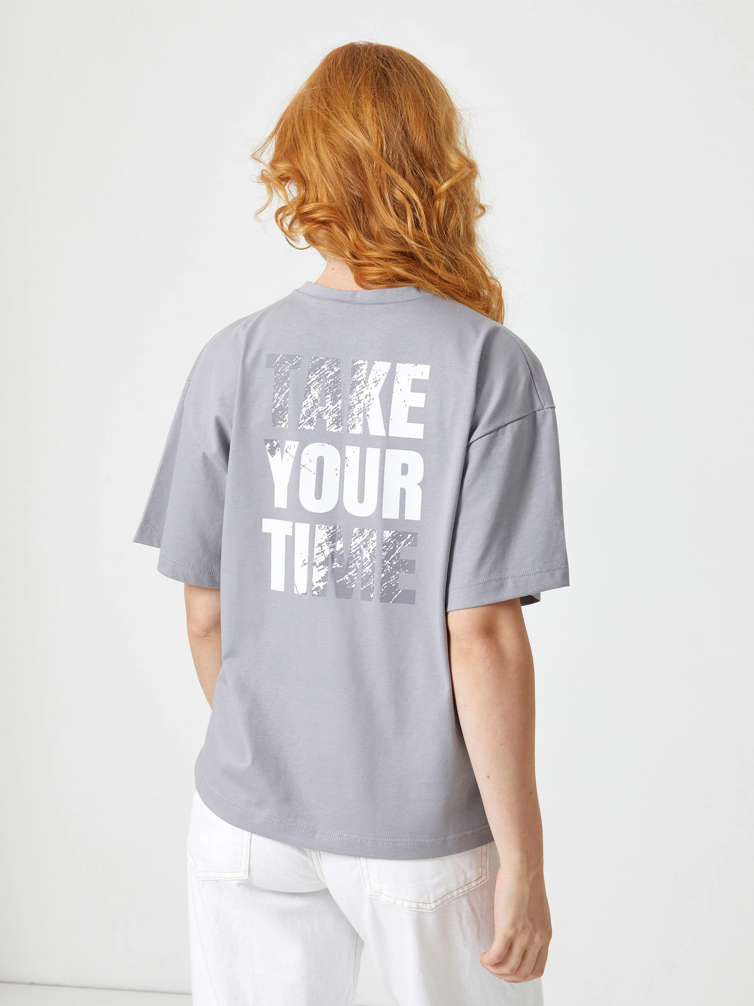T-shirt oversize con scritte - Image 17