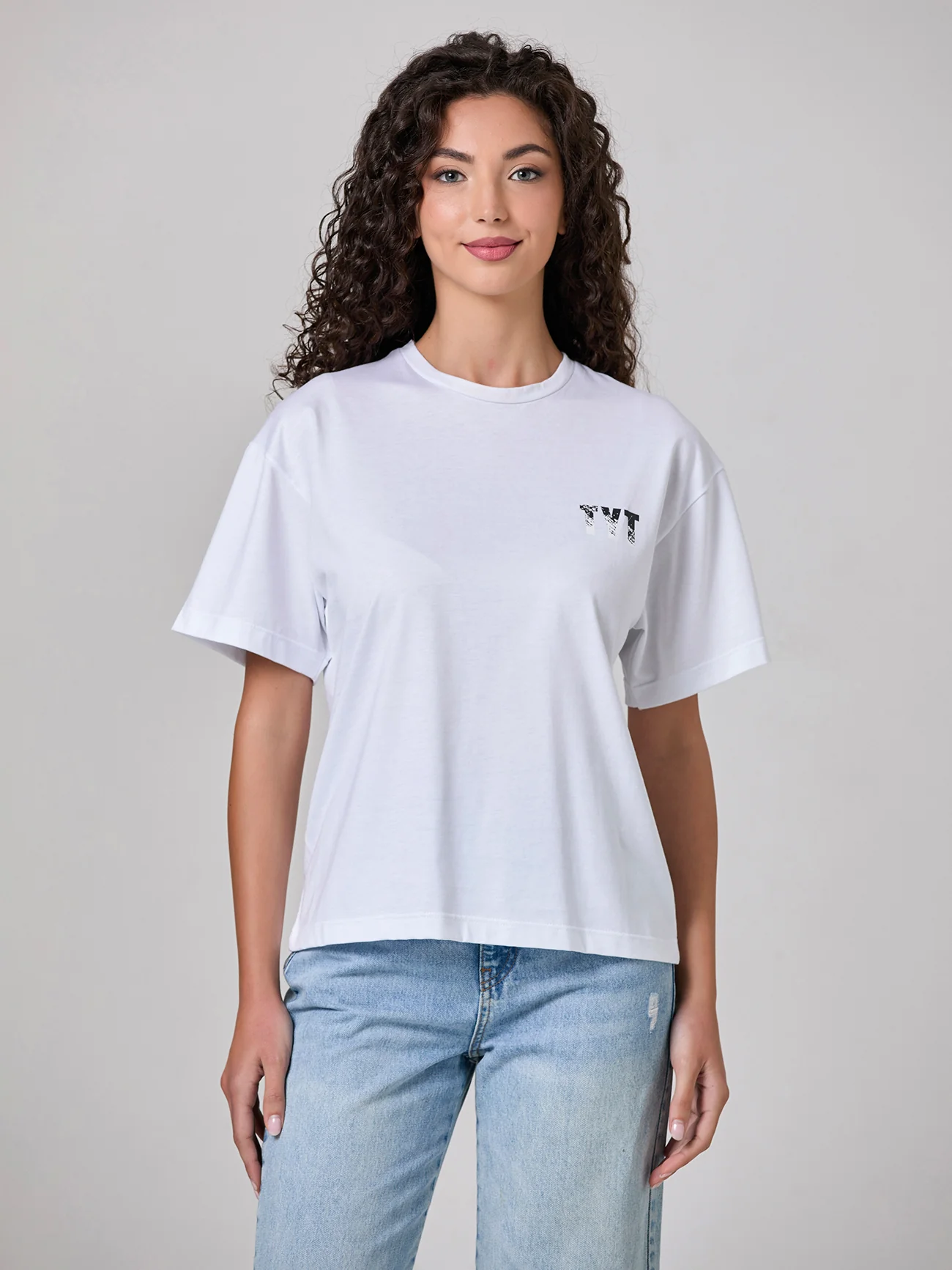 T-shirt oversize con scritte - Image 9
