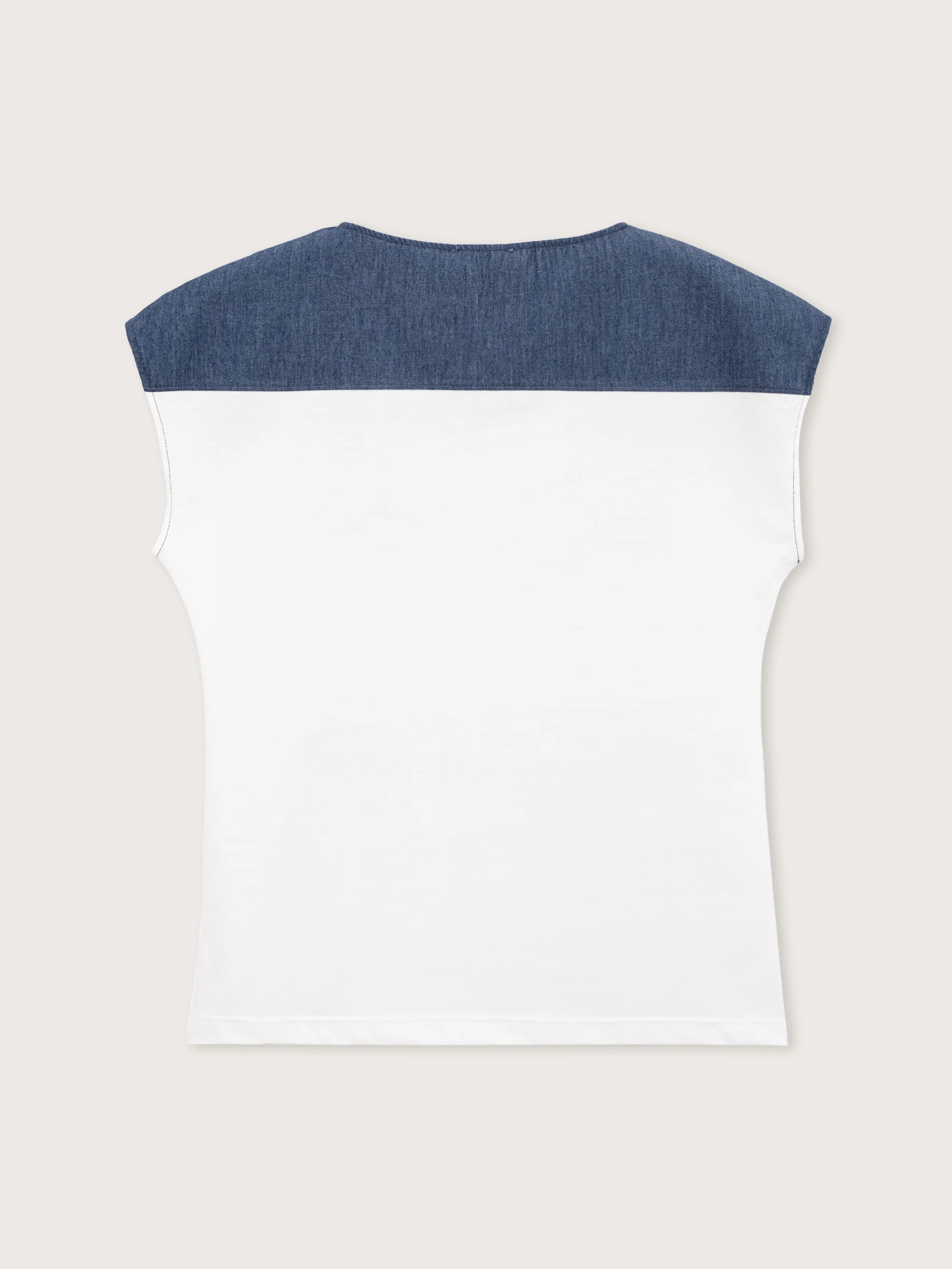 T-shirt con inserto jeans e taschino - Image 5